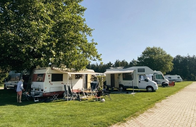 Camperplaats met gras