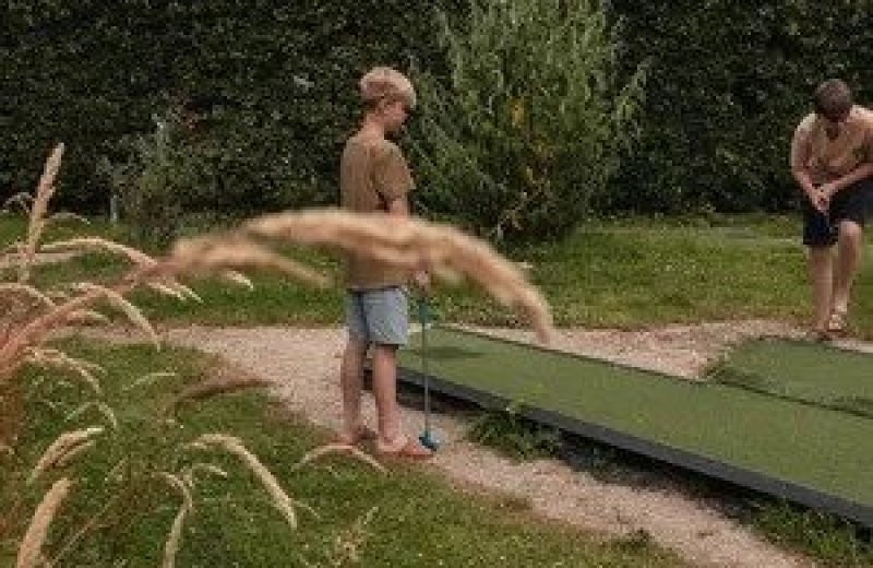 Adventure golf